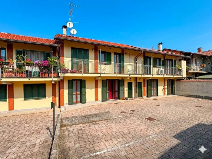 Appartamento trilocale in vendita in Inveruno