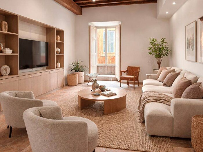 Appartamento con 6 locali in affitto in Via del Gesù, Pantheon, Roma