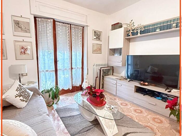 Appartamento con 5 locali in affitto in Piazza Vincenzo Bonomo, Centro, Formia