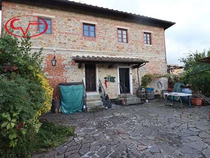 Casa con 11 locali in vendita in Tontenano, Bucine