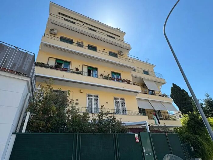 Appartamento bilocale in vendita in Via Cino da Pistoia, Roma