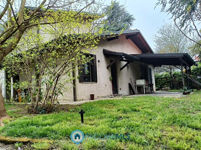 Casa con 5 locali in vendita in Via Friuli, Selvazzano Dentro