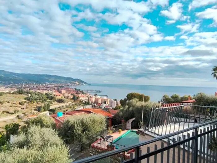 Appartamento bilocale in vendita in Via Divina Provvidenza, Diano Marina