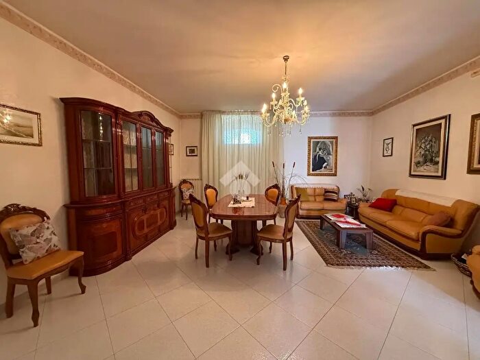 Casa quadrilocale in vendita in Santeramo In Colle