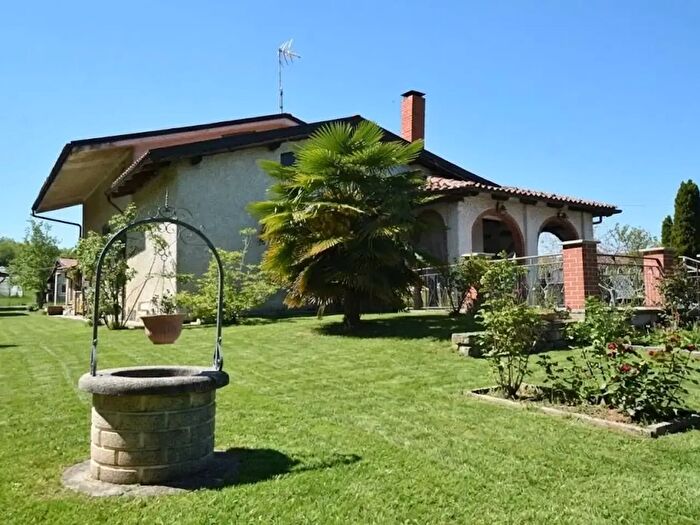 Casa con 7 locali in vendita in Strada dei Zanoni, Mondovi