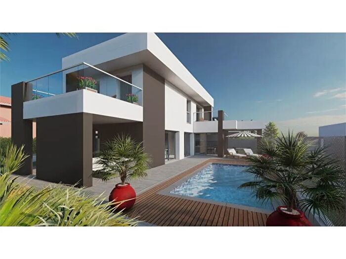 Casa con 5 locali in vendita in Via Carducci Brebbia Va, Brebbia