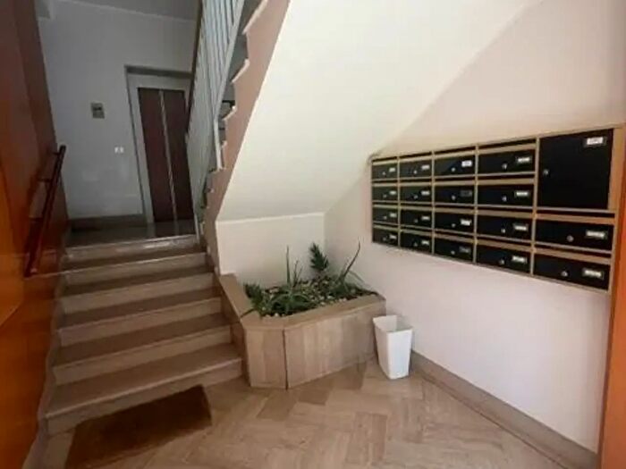 Appartamento con 5 locali in affitto in Via Caldarola, Bari