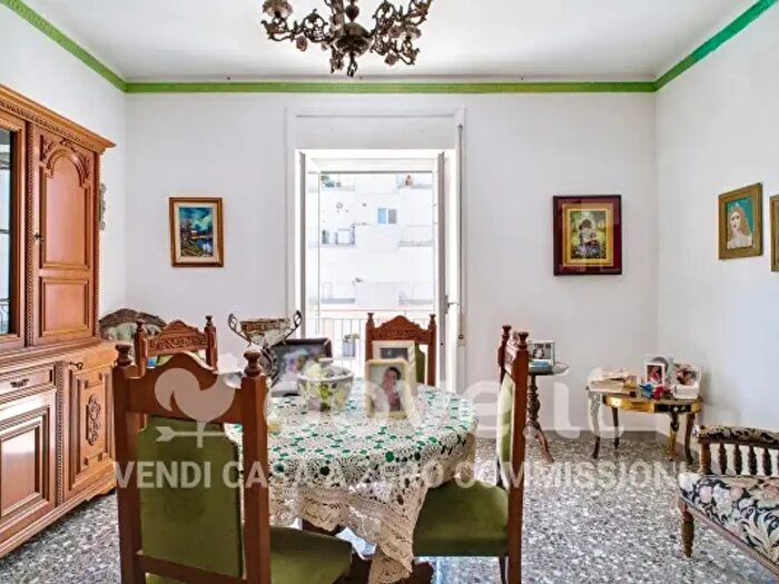 Appartamento trilocale in vendita in Via Molise, Taranto