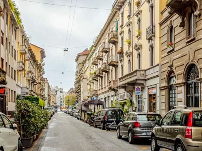 Appartamento trilocale in vendita in Via Achille Maiocchi, Milano