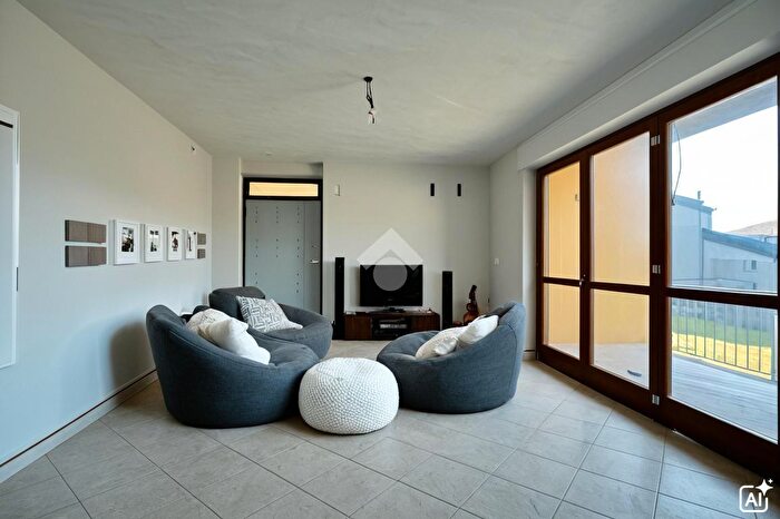 Appartamento quadrilocale in vendita in Piazza Costa, Santo Stefano Belbo