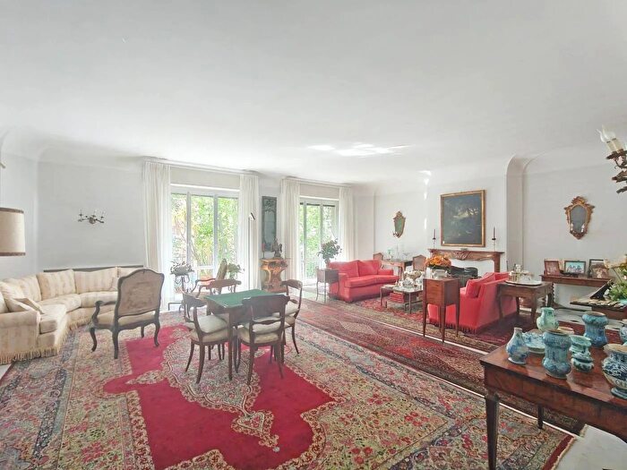 Appartamento con 8 locali in vendita in Zona Albaro Genova, Genova