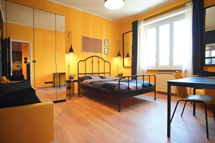 Appartamento trilocale in vendita in Via Isonzo, Torino