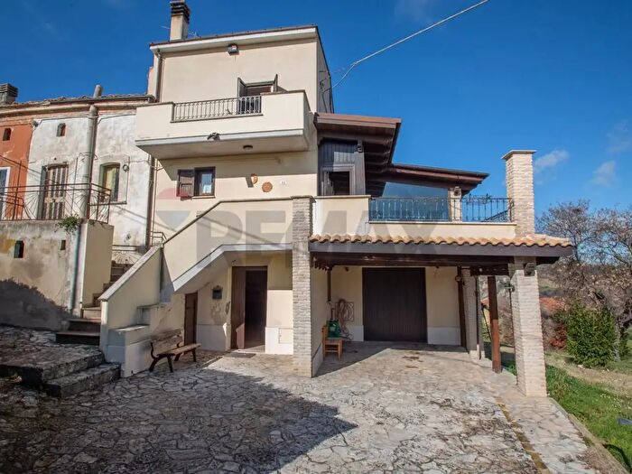 Casa trilocale in vendita in Località San Domenico, Guardiagrele