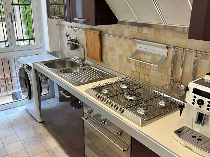 Appartamento bilocale in vendita in Via Luigi Mancinelli, Roma