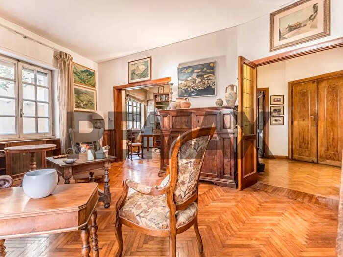 Appartamento con 5 locali in vendita in Roma
