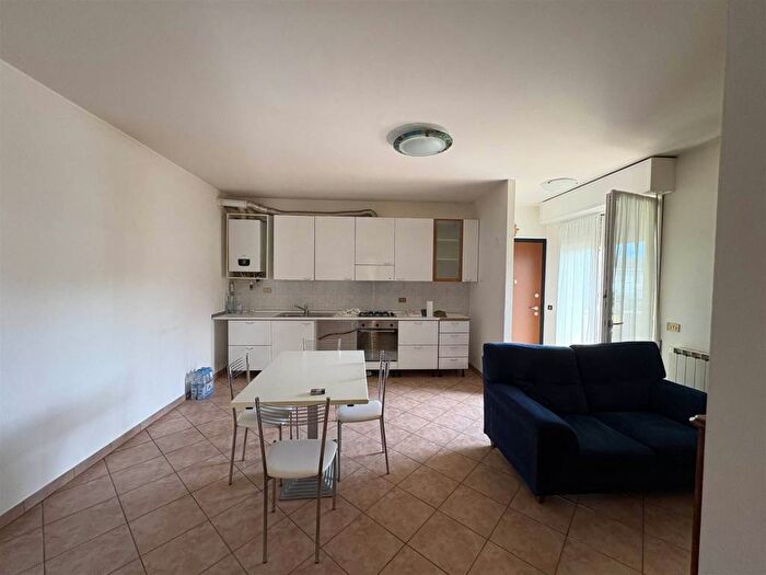 Appartamento trilocale in affitto in Lendinara