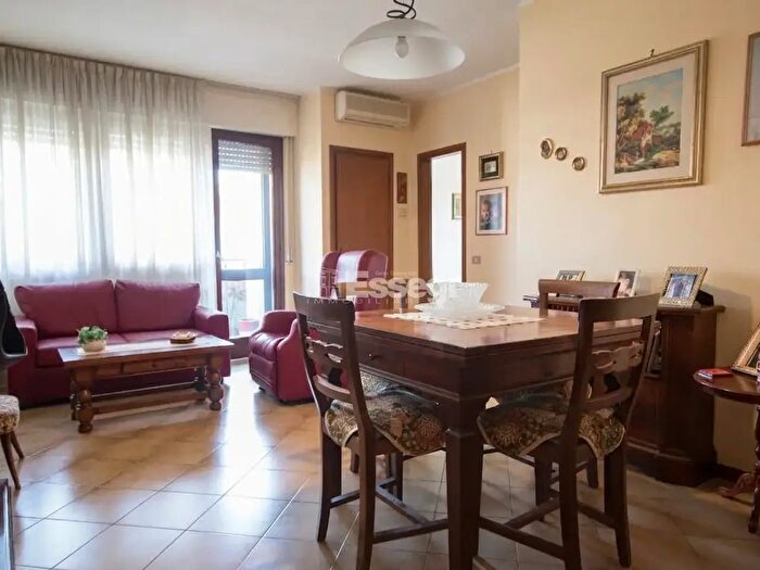 Appartamento quadrilocale in vendita in Lucca