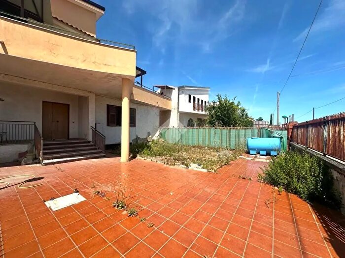 Appartamento con 6 locali in vendita in Via Venezia, Castel Volturno
