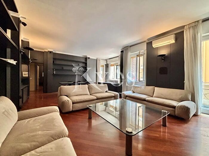 Appartamento quadrilocale in vendita in Via Davide Carnaghi, Milano