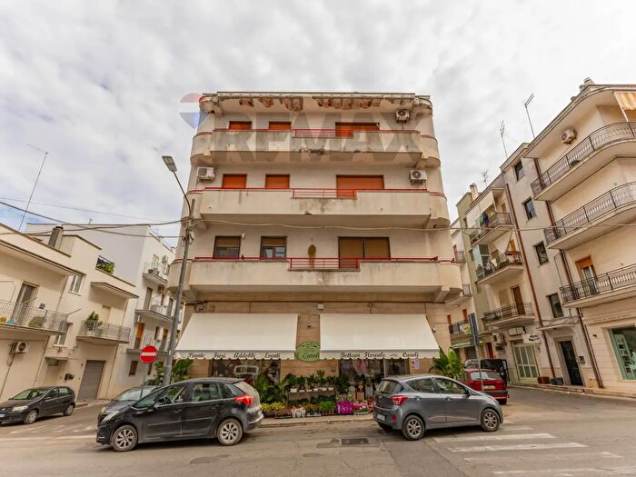 Appartamento con 7 locali in vendita in Via Angelo Biondi, Ceglie Messapica