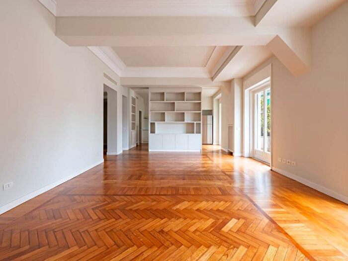Appartamento con 6 locali in affitto in Via Gabrio Serbelloni, Palestro, Milano