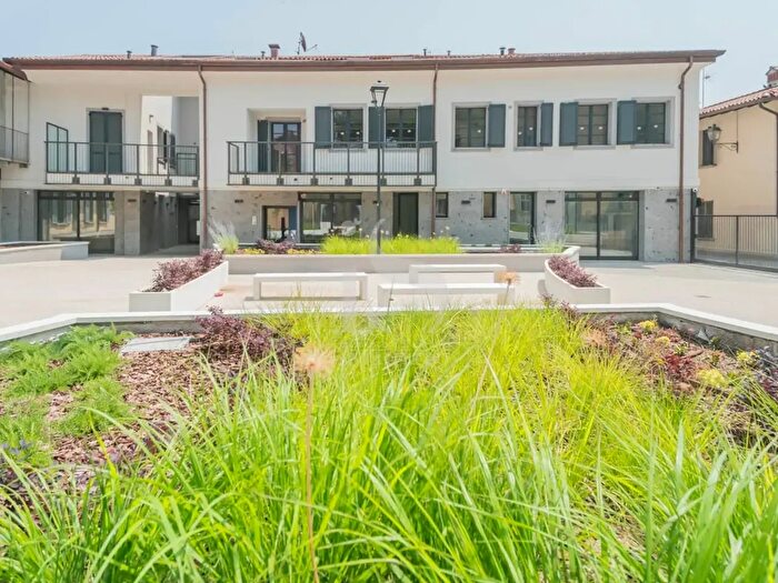 Appartamento quadrilocale in vendita in Via Vittorio Emanuele, Vimercate