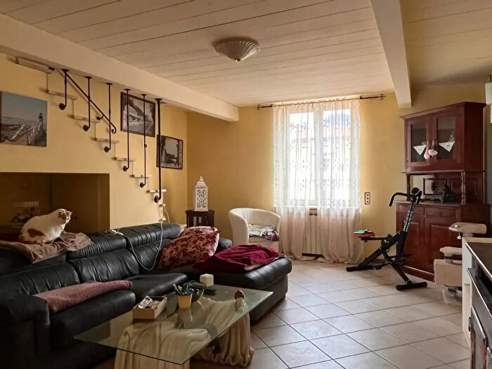 Appartamento con 5 locali in vendita in Seravezza