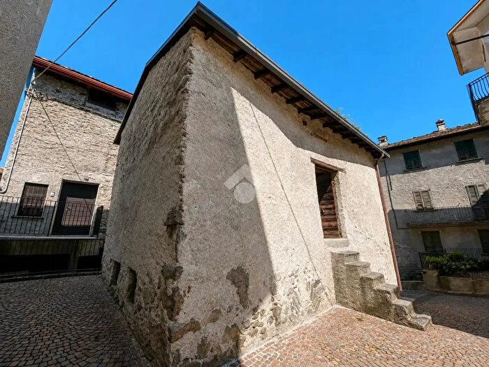 Casa bilocale in vendita in Via Tromberte, Fusine
