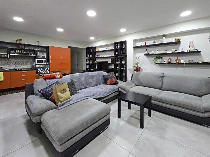 Appartamento con 10 locali in vendita in Via Tavo, Pescara