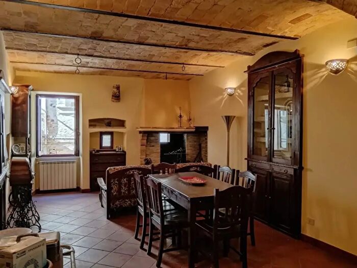 Appartamento con 7 locali in vendita in Via dei Fiori, Loreto Aprutino