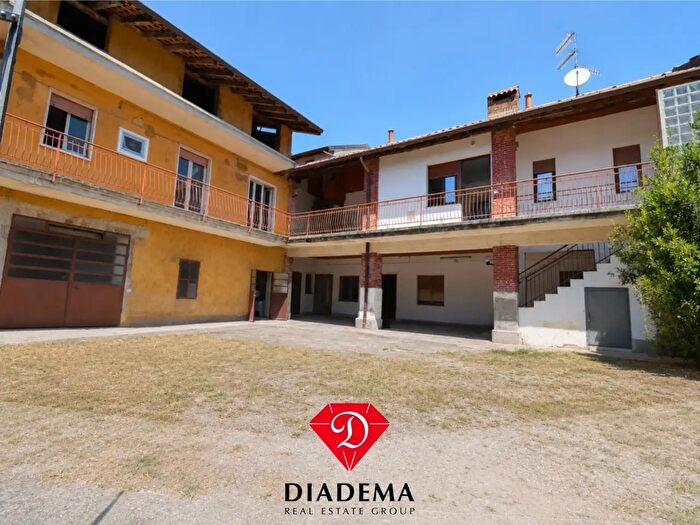Appartamento con 14 locali in vendita in Via Matteotti, Vedano Olona
