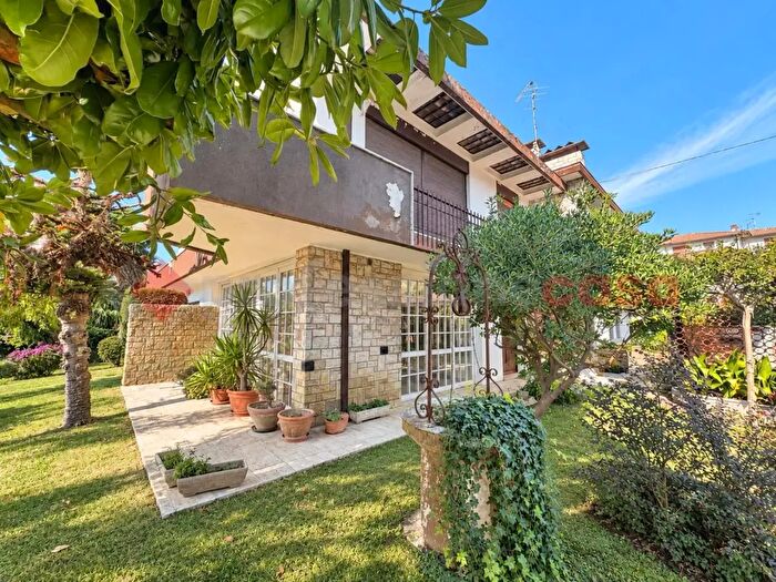 Casa con 5 locali in vendita in Via Cadorna Snc, Monselice