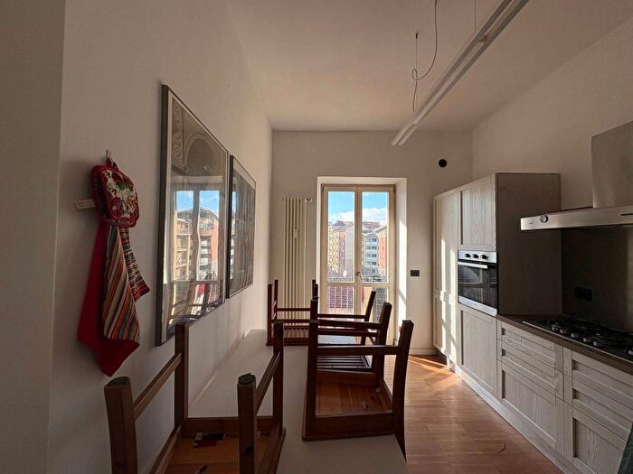 Appartamento trilocale in affitto in Via Isonzo, San Paolo, Torino