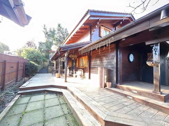 Casa con 9 locali in vendita in Cda San Nicola, Cerisano