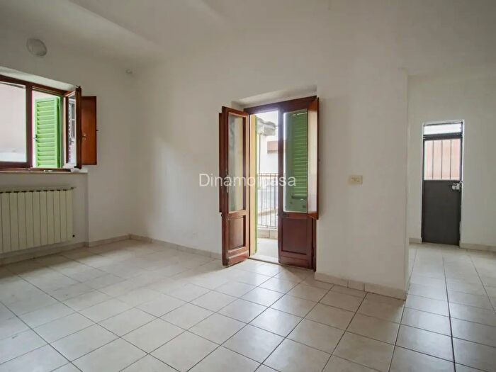 Appartamento trilocale in vendita in Prato