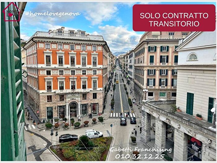 Appartamento con 6 locali in affitto in Via Cassa di Risparmio, Centro Città, Genova