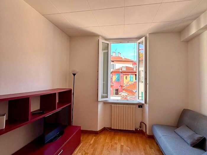 Appartamento bilocale in affitto in Via Giorgio Giulini, Borghi, Como