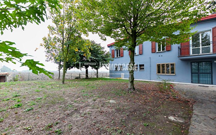 Appartamento trilocale in vendita in Via Leonardo da Vinci, Crevalcore