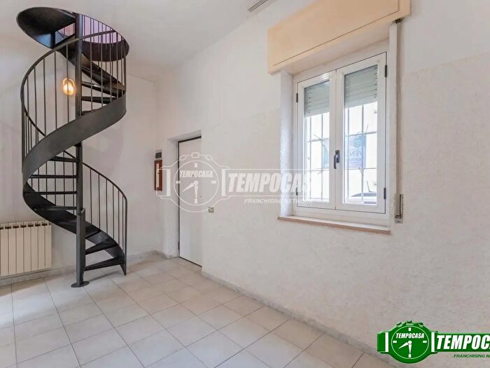 Appartamento bilocale in vendita in Via Eugenio Villoresi, Magenta