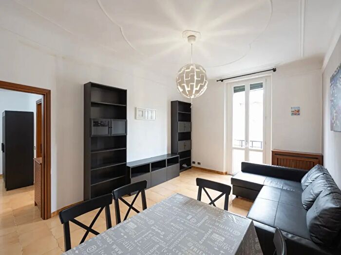 Appartamento trilocale in affitto in Via Padova, Milano