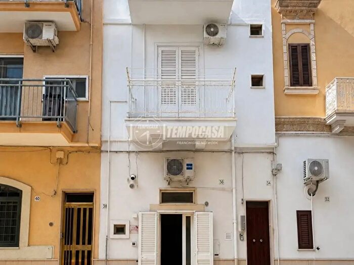 Casa con 6 locali in vendita in Via a Girolamo Magnesi, Polignano A Mare