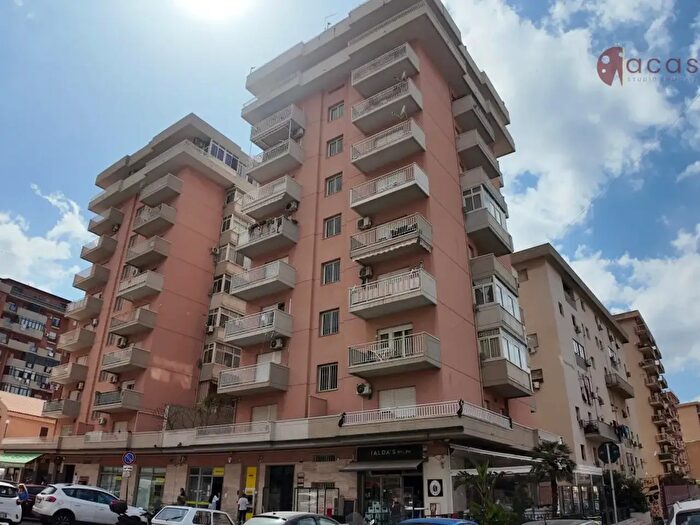 Appartamento trilocale in vendita in Via Federico Orsi Ferrari, Palermo