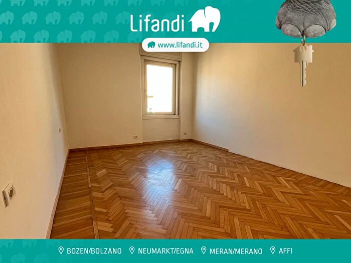 Appartamento trilocale in vendita in Piazza della Vittoria Siegesplatz, Bolzano