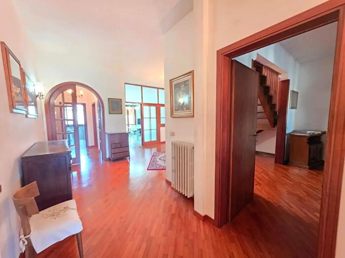 Appartamento con 10 locali in vendita in Montopoli In Val DArno