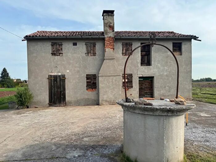 Casa bilocale in vendita in Via Rosse Snc, Santa Caterina d'Este