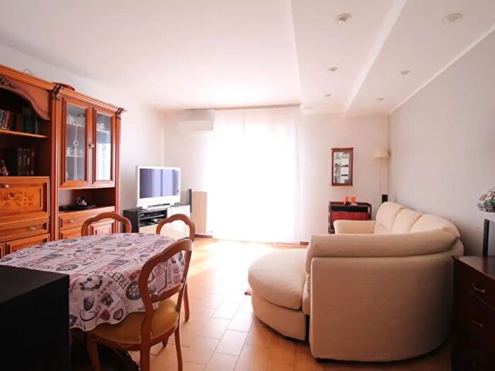 Appartamento trilocale in vendita in Via Camillo Benso Conte di Cavour, Missaglia