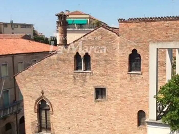 Appartamento con 5 locali in vendita in Treviso