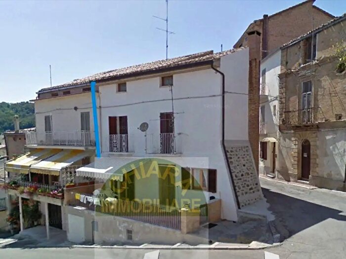 Casa con 6 locali in vendita in Via Rischiaro, Furci
