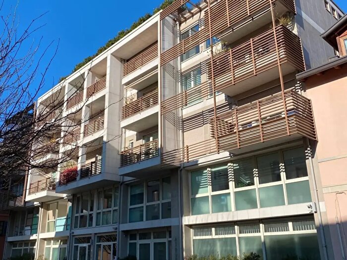 Appartamento con 5 locali in vendita in Via XX Settembre, Como