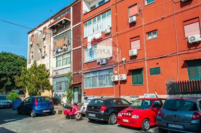 Appartamento quadrilocale in vendita in Via Lazio, Catania